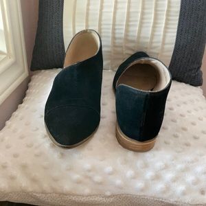 Beast Fashion Black Flats